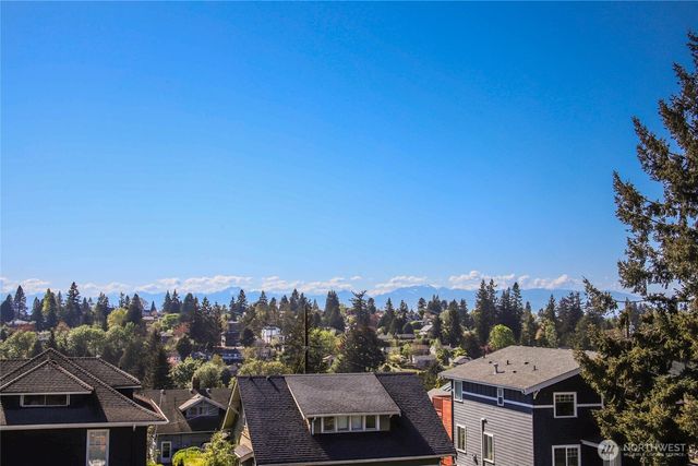 4142 44th Avenue SW, Seattle, WA 98116