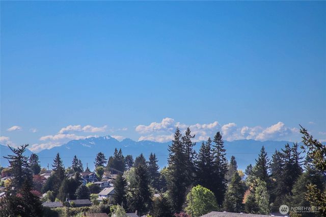 4142 44th Avenue SW, Seattle, WA 98116