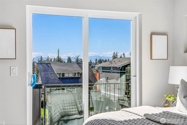 4142 44th Avenue SW, Seattle, WA 98116