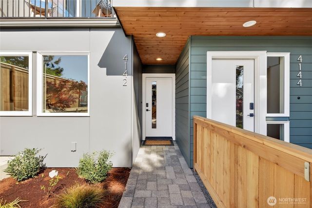 4142 44th Avenue SW, Seattle, WA 98116