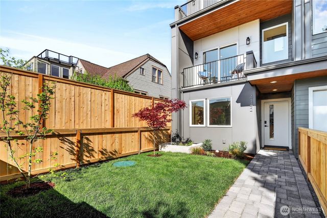 4142 44th Avenue SW, Seattle, WA 98116