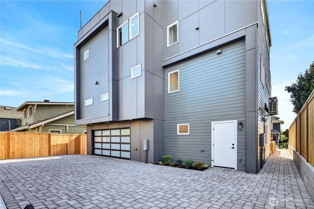 4142 44th Avenue SW, Seattle, WA 98116
