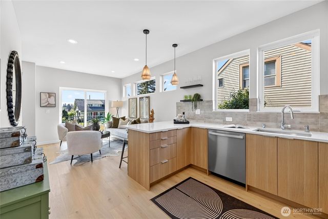 4142 44th Avenue SW, Seattle, WA 98116