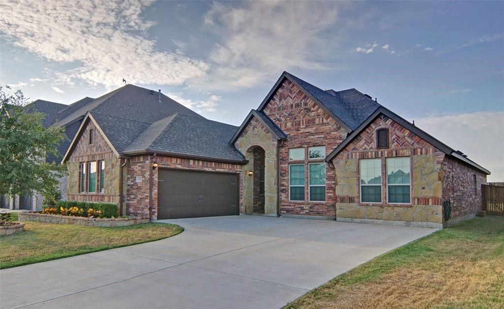 219 Spruce Valley Drive, Justin, TX 76247
