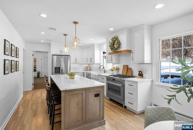 15 Cobbler Lane, Mahwah, NJ 07430