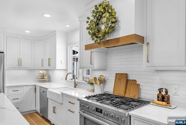 15 Cobbler Lane, Mahwah, NJ 07430