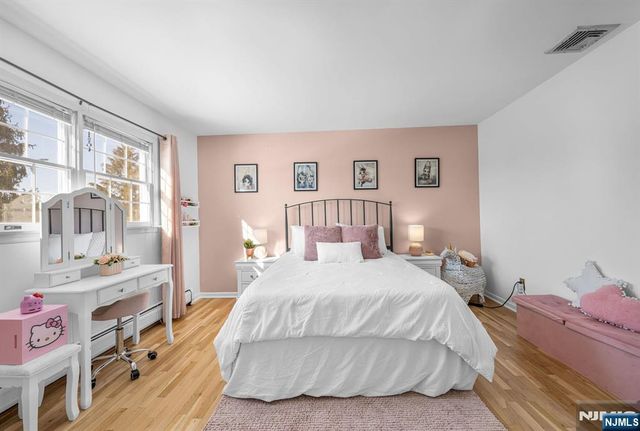 15 Cobbler Lane, Mahwah, NJ 07430