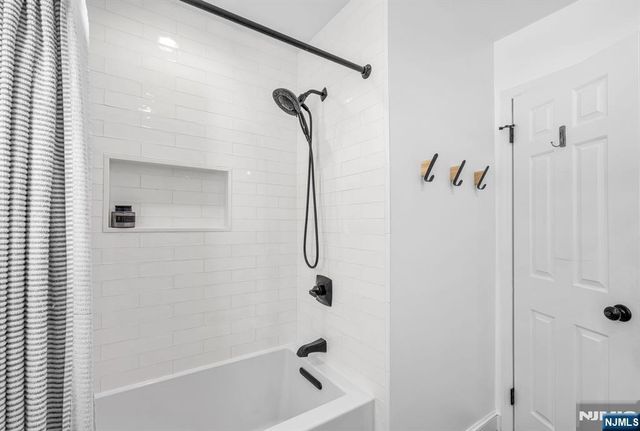 15 Cobbler Lane, Mahwah, NJ 07430