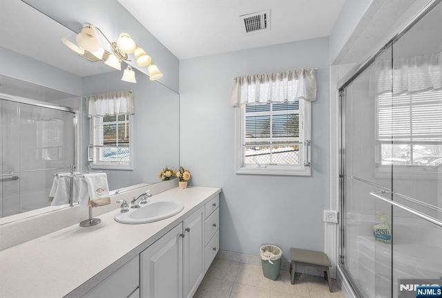 15 Cobbler Lane, Mahwah, NJ 07430