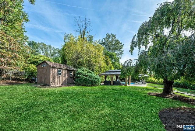 15 Cobbler Lane, Mahwah, NJ 07430