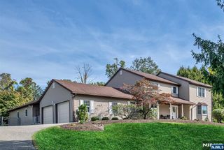 15 Cobbler Lane, Mahwah, NJ 07430