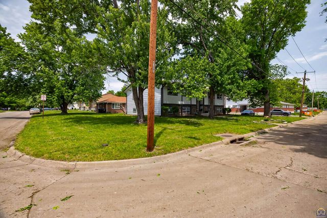 1192 SW Hillsdale ST, Topeka, KS 66604