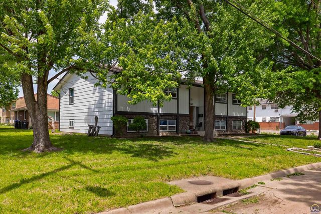 1192 SW Hillsdale ST, Topeka, KS 66604