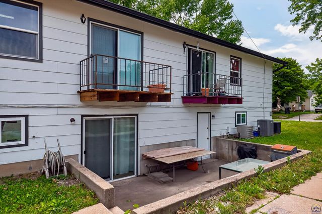 1192 SW Hillsdale ST, Topeka, KS 66604