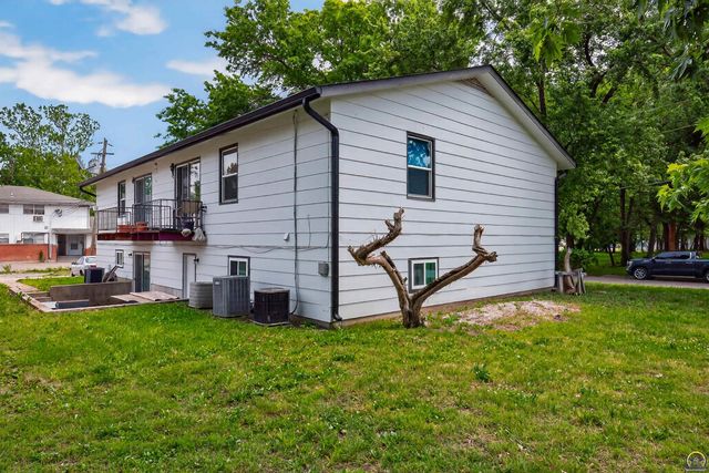 1192 SW Hillsdale ST, Topeka, KS 66604