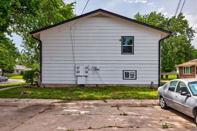 1192 SW Hillsdale ST, Topeka, KS 66604