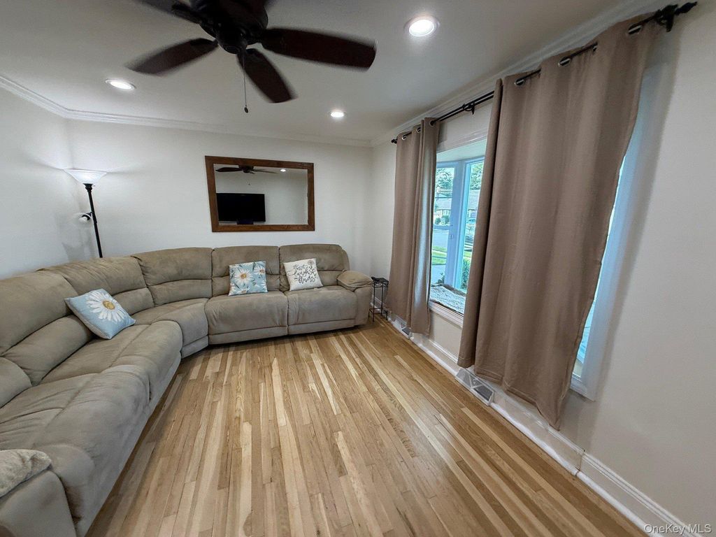 28 Central Avenue, North Babylon, NY 11703 — photo 5
