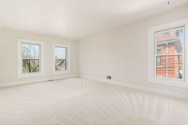 237 Collins Avenue, Columbus, OH 43215