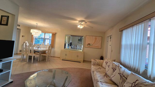 558 Saxony L, Delray Beach, FL 33446