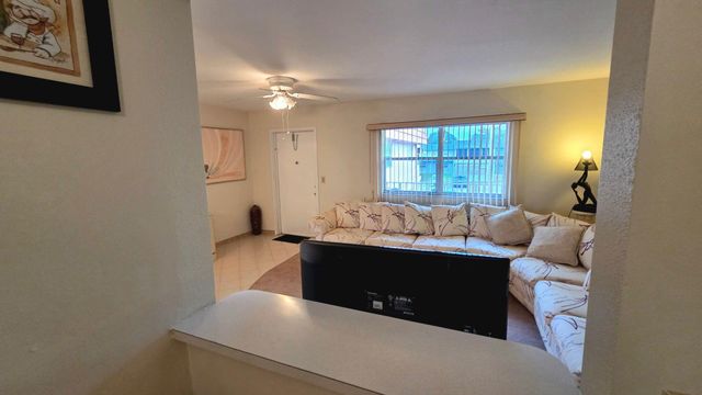 558 Saxony L, Delray Beach, FL 33446