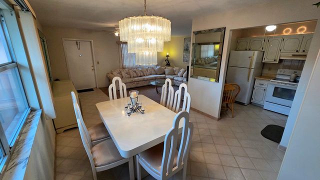 558 Saxony L, Delray Beach, FL 33446