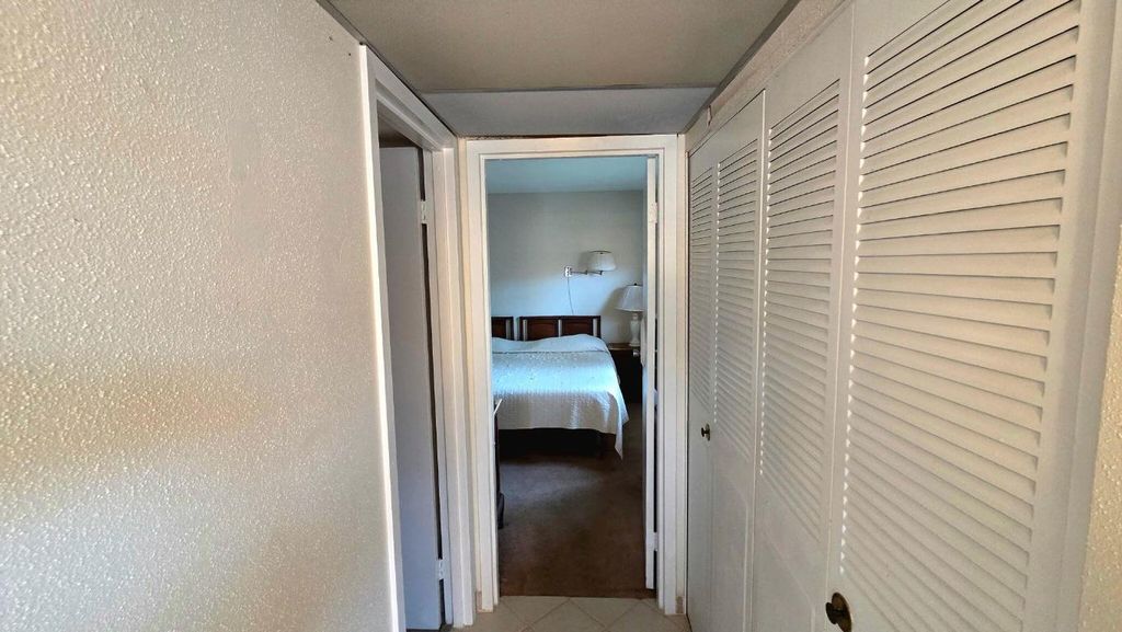 Image 12 of property listing at 558 Saxony L, Delray Beach, FL 33446