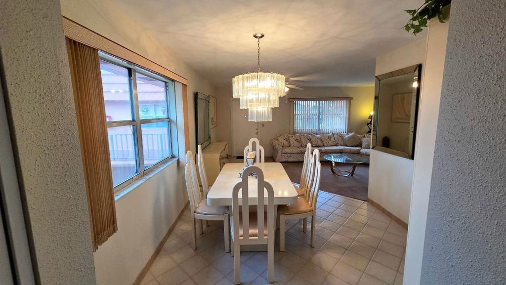 Image 4 of property listing at 558 Saxony L, Delray Beach, FL 33446