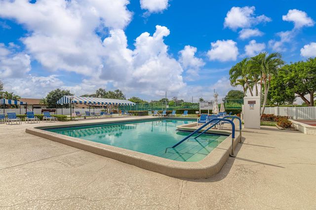 6335 Tall Cypress Circle, Greenacres, FL 33463