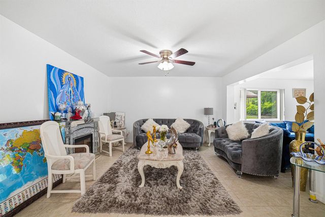 6335 Tall Cypress Circle, Greenacres, FL 33463