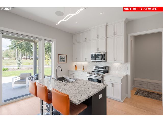 130 ANNABELLE St, Castle Rock, WA 98611