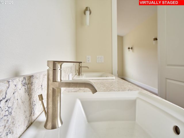 130 ANNABELLE St, Castle Rock, WA 98611