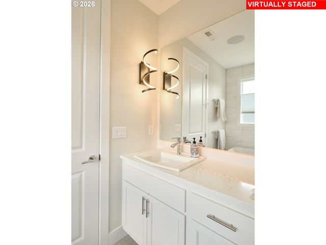 130 ANNABELLE St, Castle Rock, WA 98611