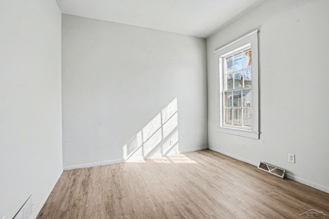 814 Mackinaw Street, Saginaw, MI 48602