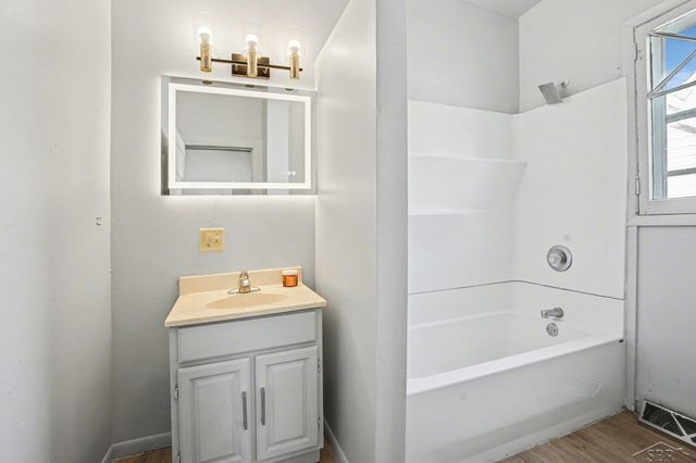 814 Mackinaw Street, Saginaw, MI 48602