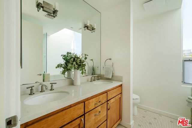 302 S Venice Boulevard, Venice, CA 90291