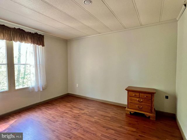 407 WOODLAWN DRIVE, Breezewood, PA 15533