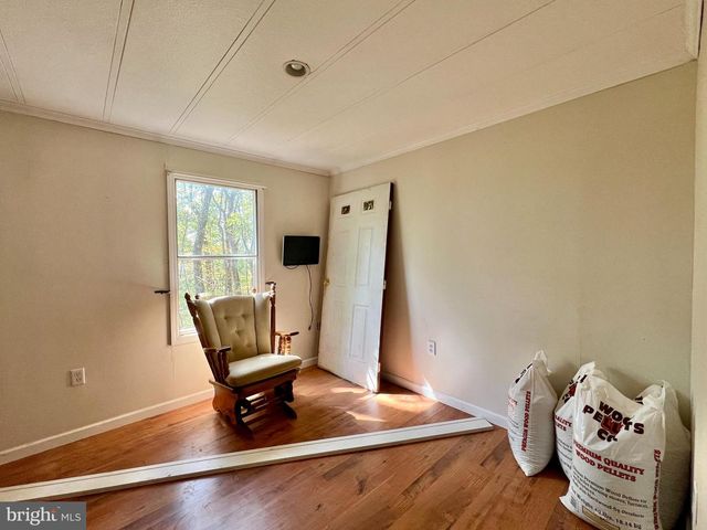 407 WOODLAWN DRIVE, Breezewood, PA 15533