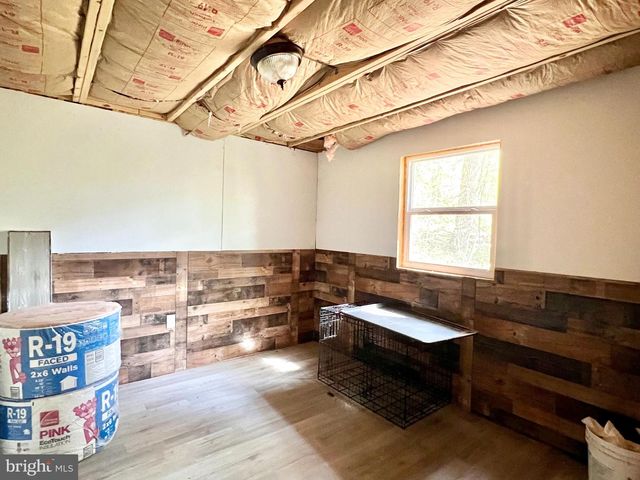 407 WOODLAWN DRIVE, Breezewood, PA 15533