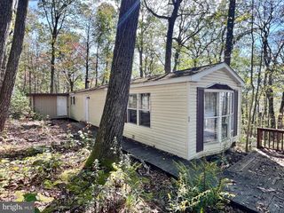 407 WOODLAWN DRIVE, Breezewood, PA 15533