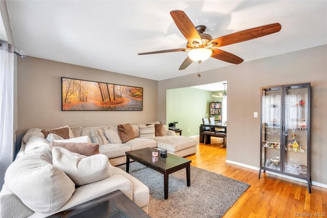 132 Midwood Avenue, Nesconset, NY 11767