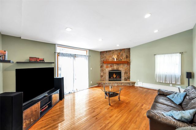 132 Midwood Avenue, Nesconset, NY 11767