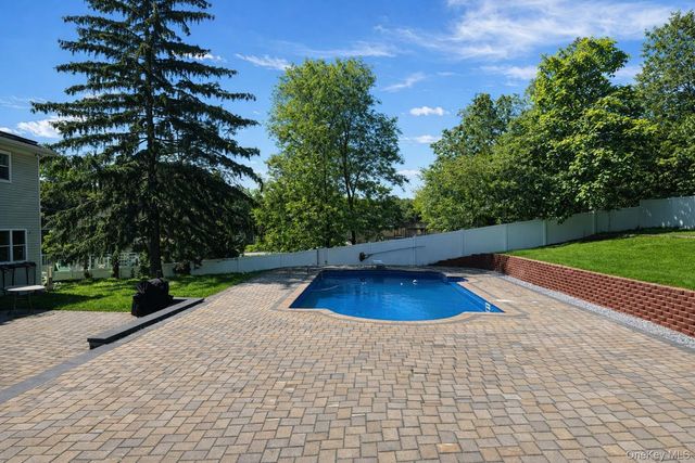 132 Midwood Avenue, Nesconset, NY 11767