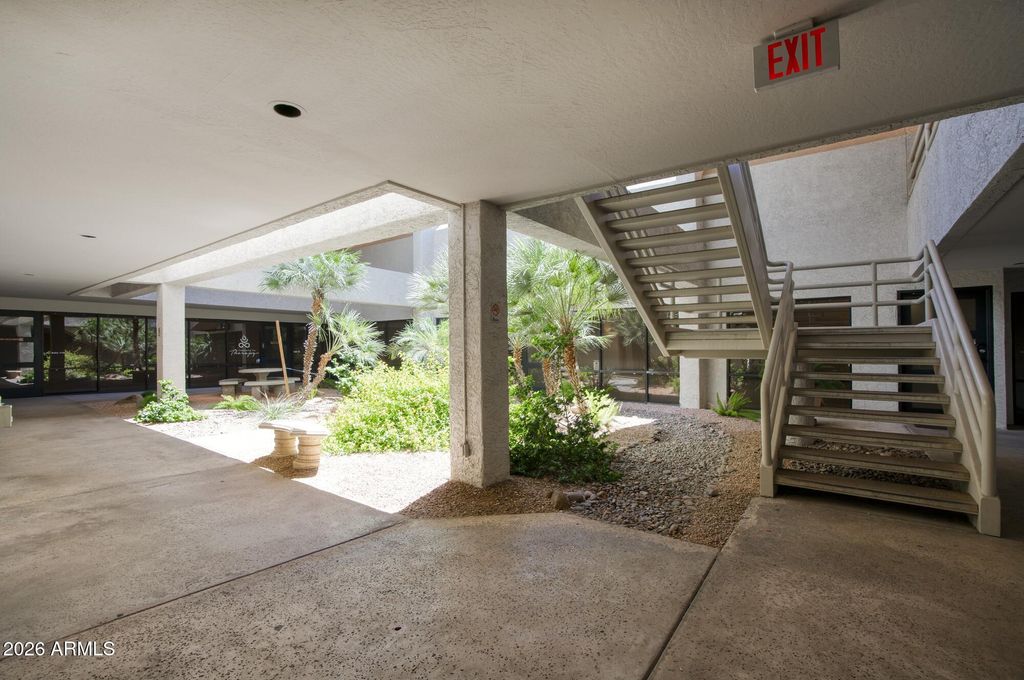 4801 S LAKESHORE Drive 201, Tempe, AZ 85282 — exterior