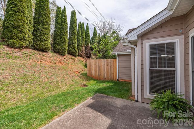 8 Kaylor Drive, Arden, NC 28704