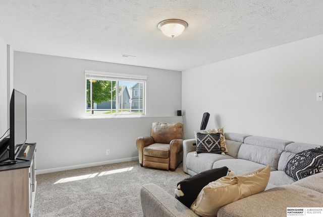 7716 N 147th Avenue Circle, Bennington, NE 68007