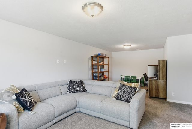 7716 N 147th Avenue Circle, Bennington, NE 68007