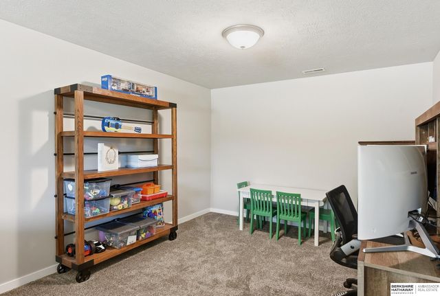 7716 N 147th Avenue Circle, Bennington, NE 68007