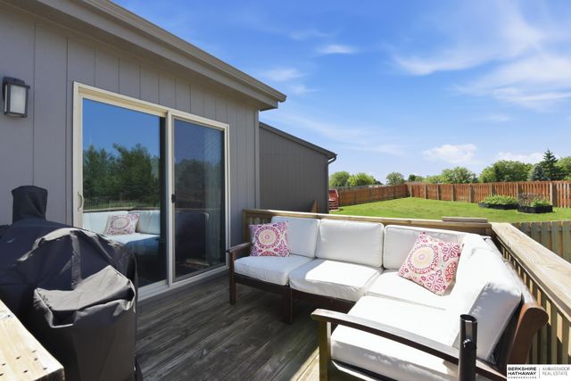 7716 N 147th Avenue Circle, Bennington, NE 68007