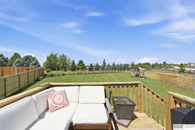 7716 N 147th Avenue Circle, Bennington, NE 68007