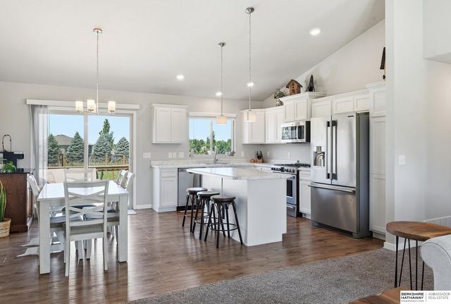 7716 N 147th Avenue Circle, Bennington, NE 68007